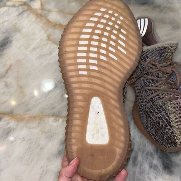 Athletic_Shoes